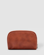 Load image into Gallery viewer, The Sinatra Men’s Toiletry Case is a great men’s travel accessory. Designed to fit just the essentials, his toiletries will be organized, and compact with this travel cases’ four elasticated slip pockets and mesh zip pocket.2 Colours to choose from: Black Tan Pair it with the Gilbert Toiletry Case for a set that has him covered! Features: 4 Elastic Slip Pockets 1 Mesh Zip Pocket Lining: Nylon Closure: Secure Zip Material: Vegan Leather Hardware: Gun Metal W22 x H14 x D5cm. Shown: Tan