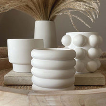 Load image into Gallery viewer, Candle - Jesmonite Jar White with Wood Wick - Cloud - Pumpkin Chai Scent
