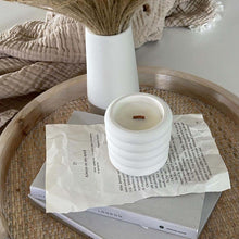 Load image into Gallery viewer, Candle - Jesmonite Jar White with Wood Wick - Cloud - Pumpkin Chai Scent
