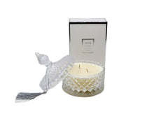 Load image into Gallery viewer, Candle - Luxury Diamond Cut Clear Glass with French Top Lid and Tassel - Fresh Water Scent - 2 Wick
