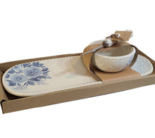 Load image into Gallery viewer, 3 piece appetizer serving set, complete with platter, bowl and spreader.  Beautiful blue floral inlay on every piece.  Made by Mud Pie.
