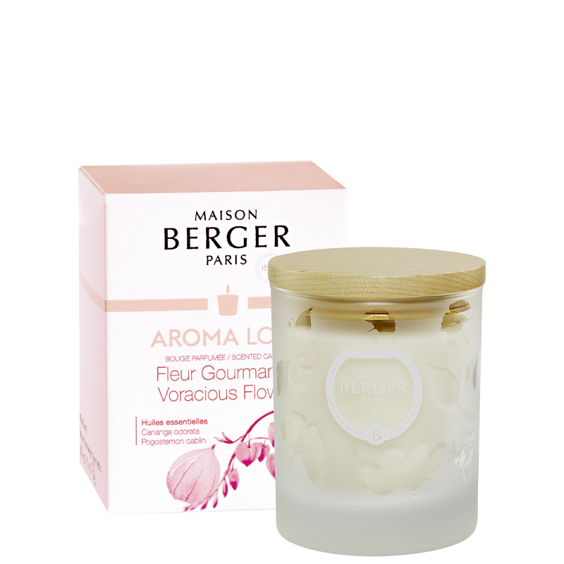 The Aroma Love scented candle instantly gives a warm and intimate feel to any room. Its soft and subdued light, as well as its atypical olfactory composition, make it a unique perfume object. Let yourself be carried away by this stunning scent! Product Details: 100% natural botanical and vegan wax (soy), without GMOs, Green and sustainable artisanal manufacturing Fragrances created by French master perfumers, Patented molecule to neutralize bad odors Intense perfuming for up to 35 hours 180 grams