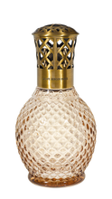 Load image into Gallery viewer, Originelle Honey Lamp has a soft, voluptuous curves of the unmistakable oblong shape are embellished with a diamond-point pattern. The lamp body is a golden shade of honey, topped with its traditional bronze lattice cap. The Oriental Star home fragrance has notes of bergamot and a daring note of vanilla. Gift Set Includes: glass lamp (300 ml) - 15.8 x 7.6 x 7.6 cm (6.2 x 3.0 x 3.0 in) wick-burner bronze lattice diffuser cap stopper funnel 250 ml Oriental Star home fragrance - fragrance is dye free
