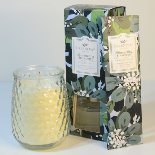 This Beautiful Shimmering Snowberry Gift Set is a perfect combination of beauty and practicality, with the added bonus of smelling amazing!  Perfect for a Housewarming, Bridal Shower, Birthday, Christmas or Just Because Gift.  Set Includes:  1 Reed Diffuser 1 Candle 1 Slim Drawer Sachet