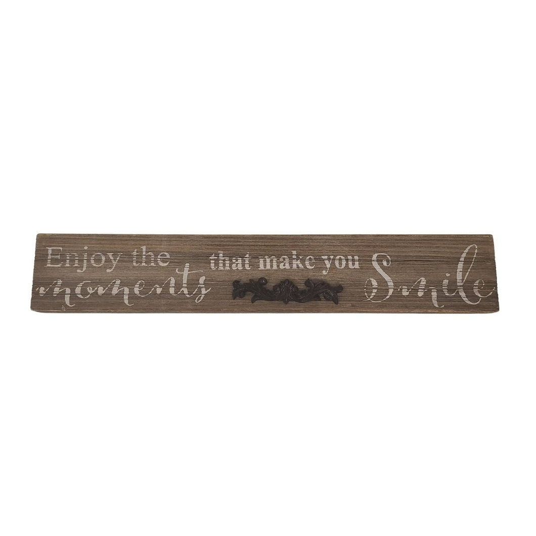 This farmhouse style painted wood plaque with printed 