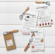 Load image into Gallery viewer, Holiday Kitchen - Mud Pie Towel with Cookie Recipe &amp; Wooden Scoop Set

